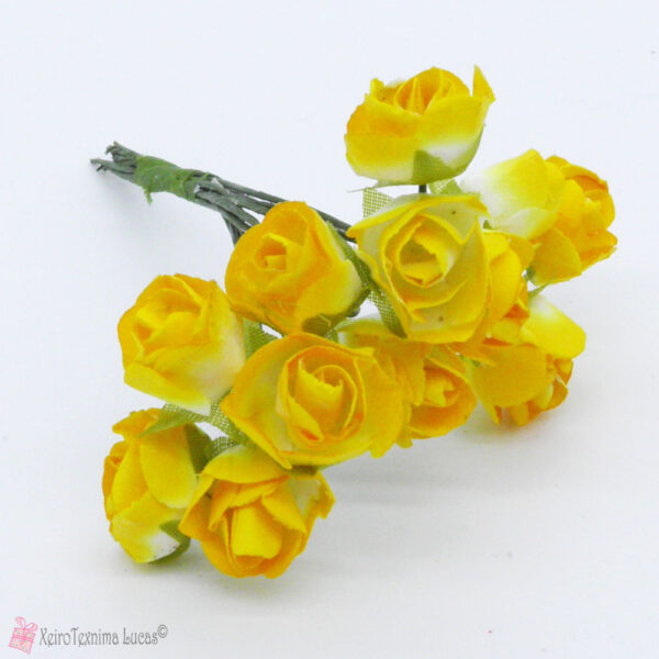 Κίτρινα χάρτινα λουλούδια