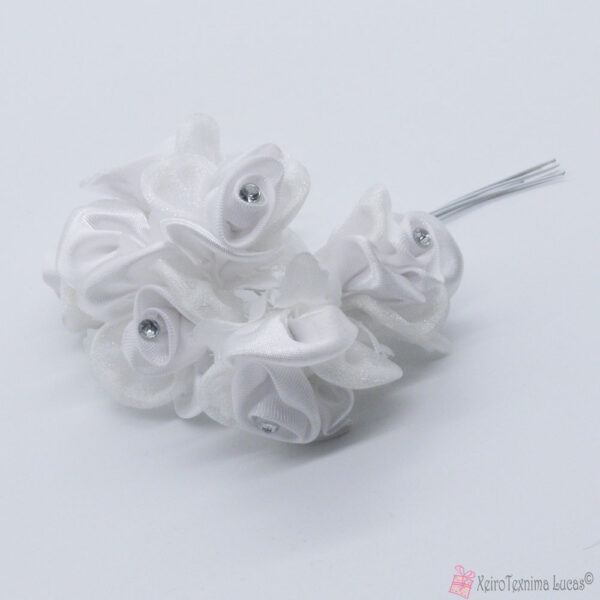 Λευκά σατέν τριαντάφυλλα με στρασάκι