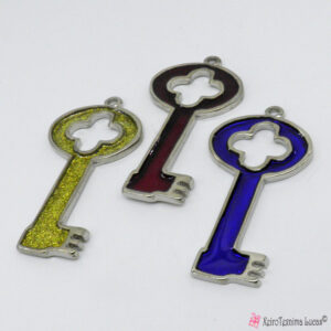 Ασημένια μεταλλικά κλειδιά με σμάλτο σε διάφορα χρώματα