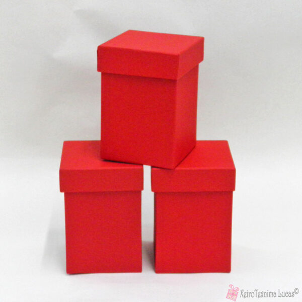 Κόκκινο χάρτινο κουτί