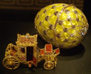 Tο πρώτο Φαμπερζέ αυγό που εκτίθεται στο μουσείο της Αγίας Πετρούπολης