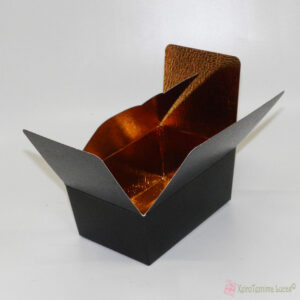 Μαύρο παραλληλόγραμμο κουτί για γλυκά