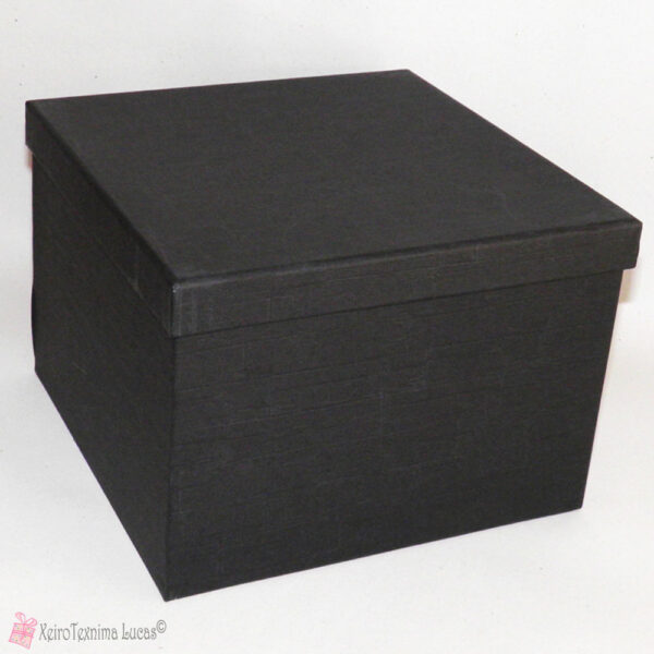 Μαύρο τετράγωνο χάρτινο κουτί