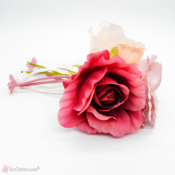 Μπουκέτο με ροζ τριαντάφυλλα