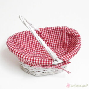 Ψάθινο καλάθι με κόκκινο καρό ύφασμα