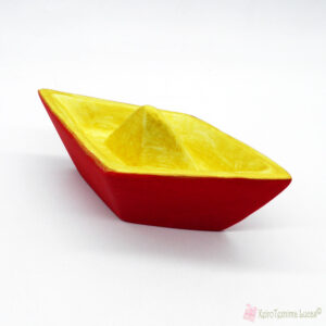 Κόκκινη και χρυσή κεραμική βάρκα