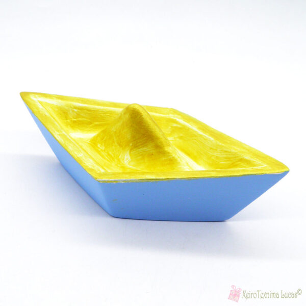 Γαλάζια και χρυσή κεραμική βάρκα