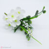 Ανοιξιάτικη σύνθεση με άσπρα λουλούδια