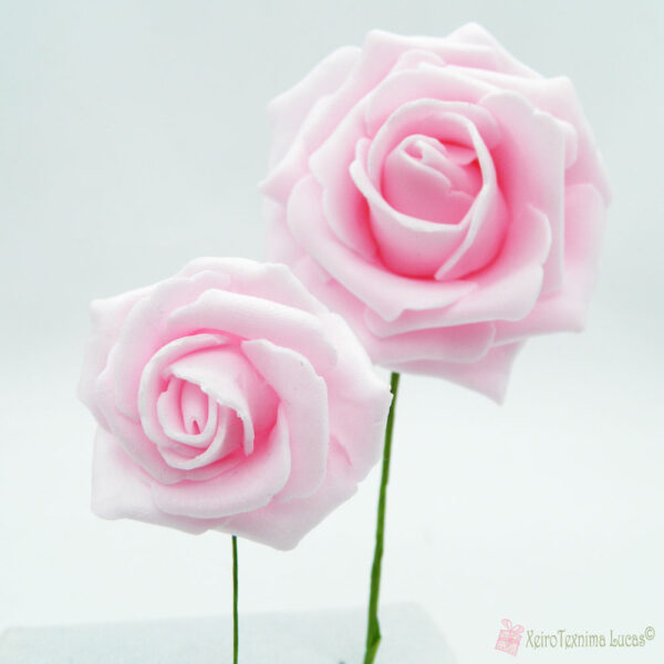 Ροζ διακοσμητικά τριαντάφυλλα