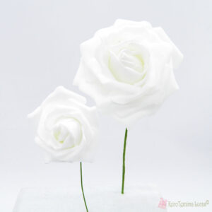 Λευκά διακοσμητικά τριαντάφυλλα