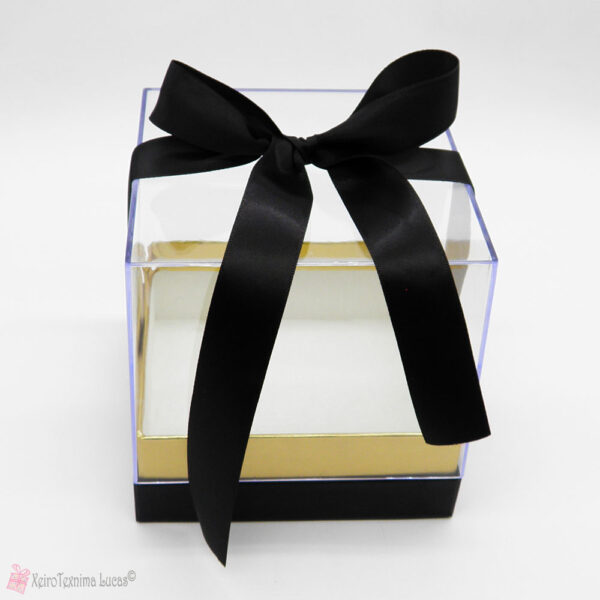 Τετράγωνο διάφανο κουτί με μαύρη κορδέλα