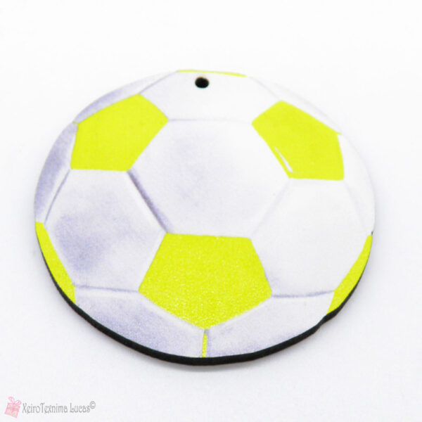Κίτρινη ξύλινη μπάλα ποδοσφαίρου