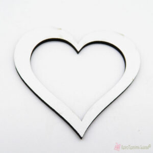 Λευκή ξύλινη καρδιά περίγραμμα