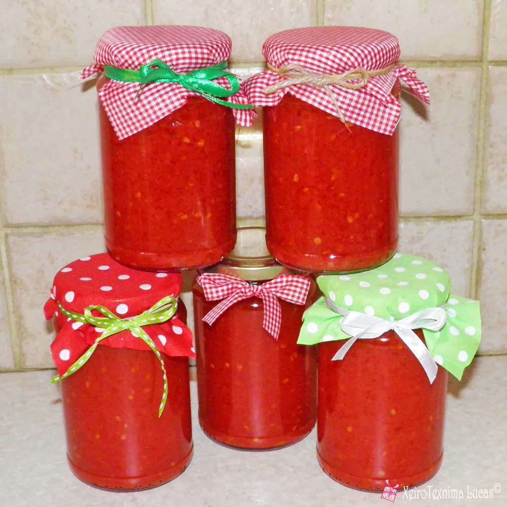 Φτιάχνω μόνος μου σάλτσα ντομάτας για το χειμώνα