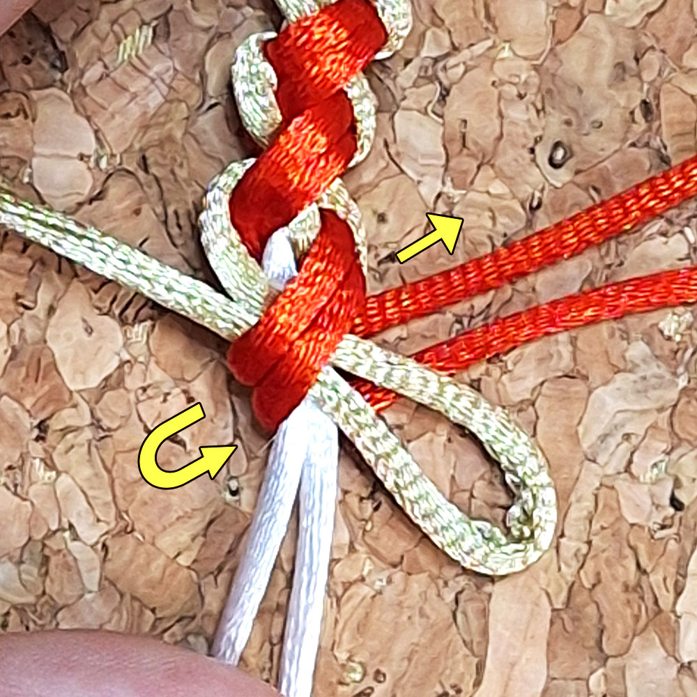 Βήμα 3 για Σπειροειδή πλέξη macrame Spiral Knot | XeiroTexnima Lucas